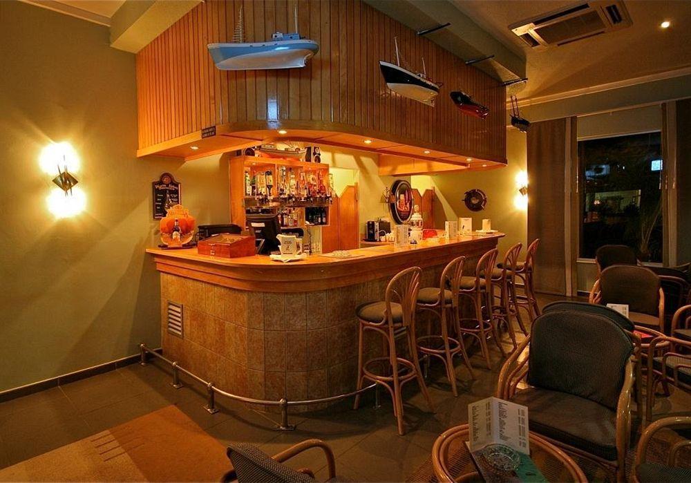 Luederitz Nest Hotel Restaurant photo